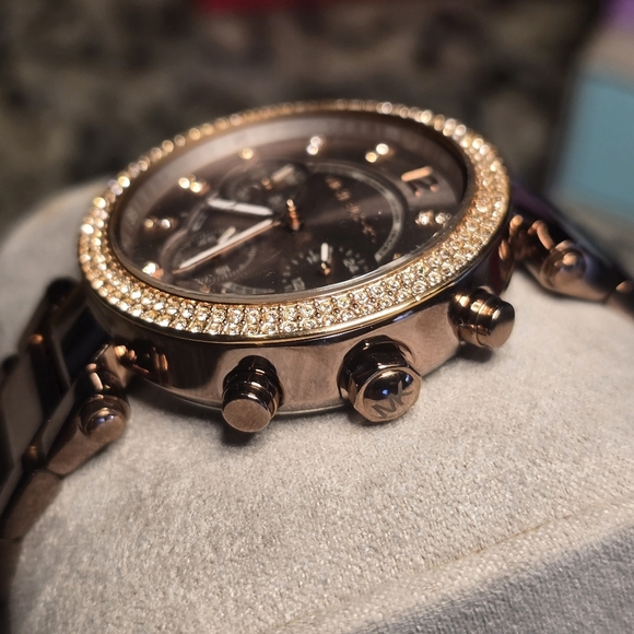 Michael Kors Gold and Crystal Watch - Picture 6 of 10